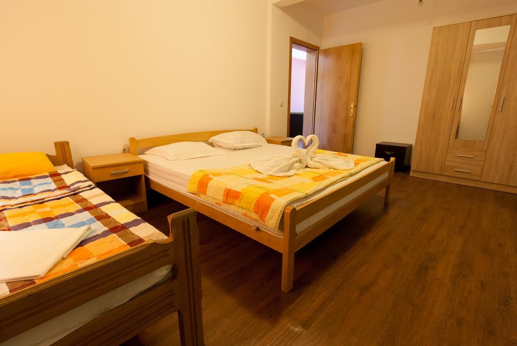 Art I Apartments Ulcinj Bagian luar foto