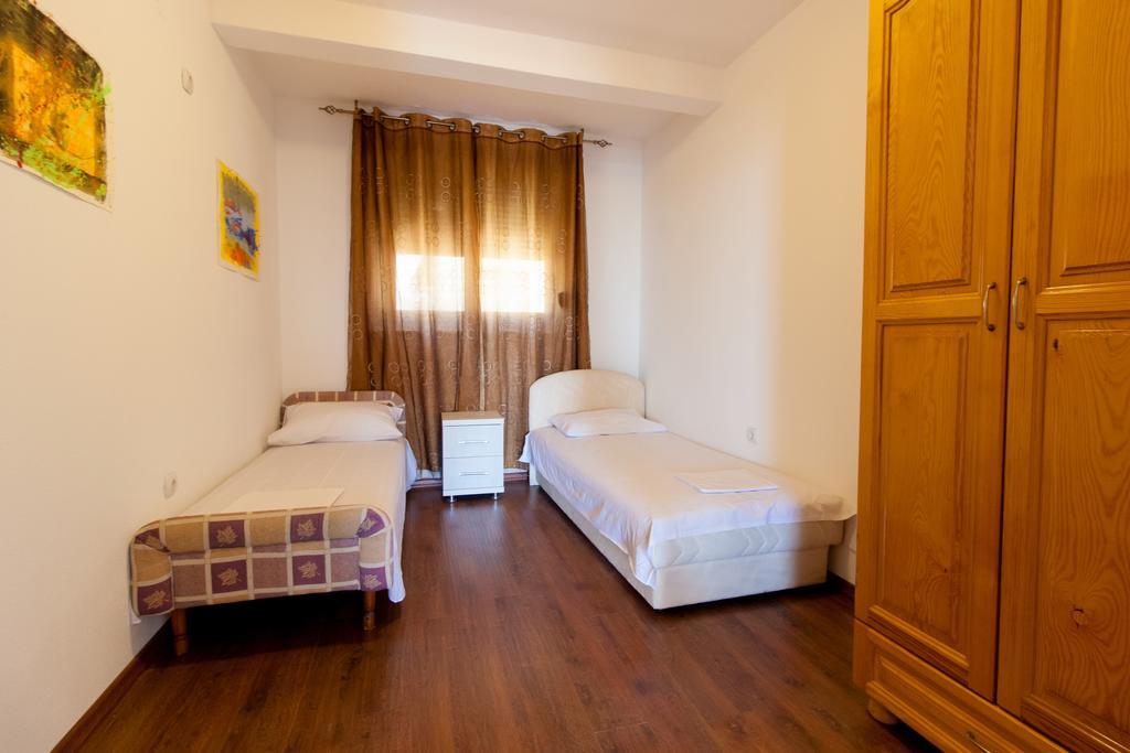 Art I Apartments Ulcinj Bagian luar foto