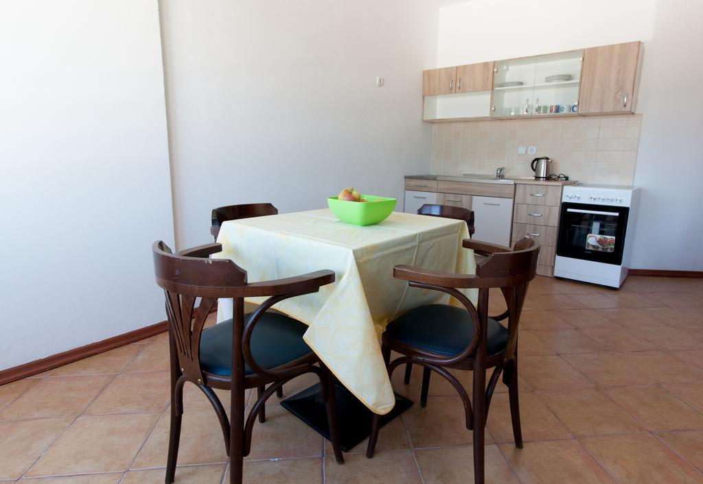 Art I Apartments Ulcinj Bagian luar foto
