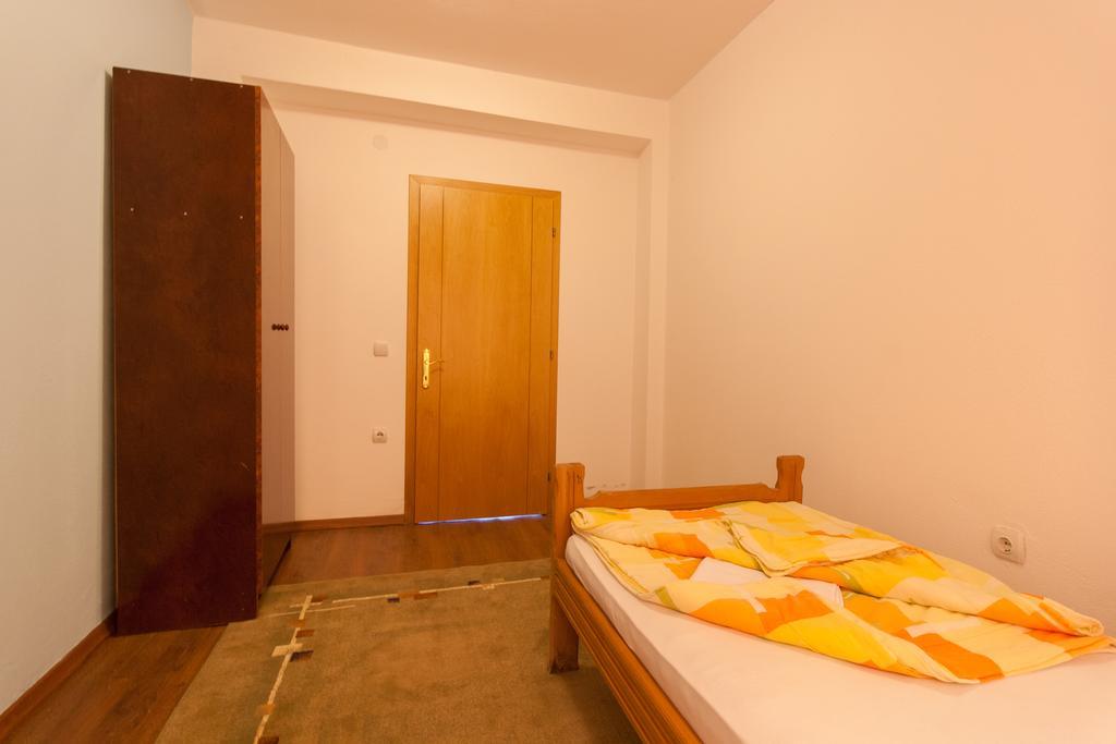 Art I Apartments Ulcinj Bagian luar foto