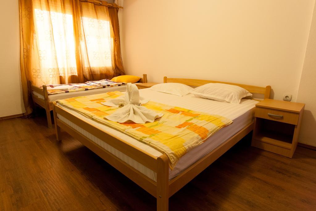 Art I Apartments Ulcinj Bagian luar foto