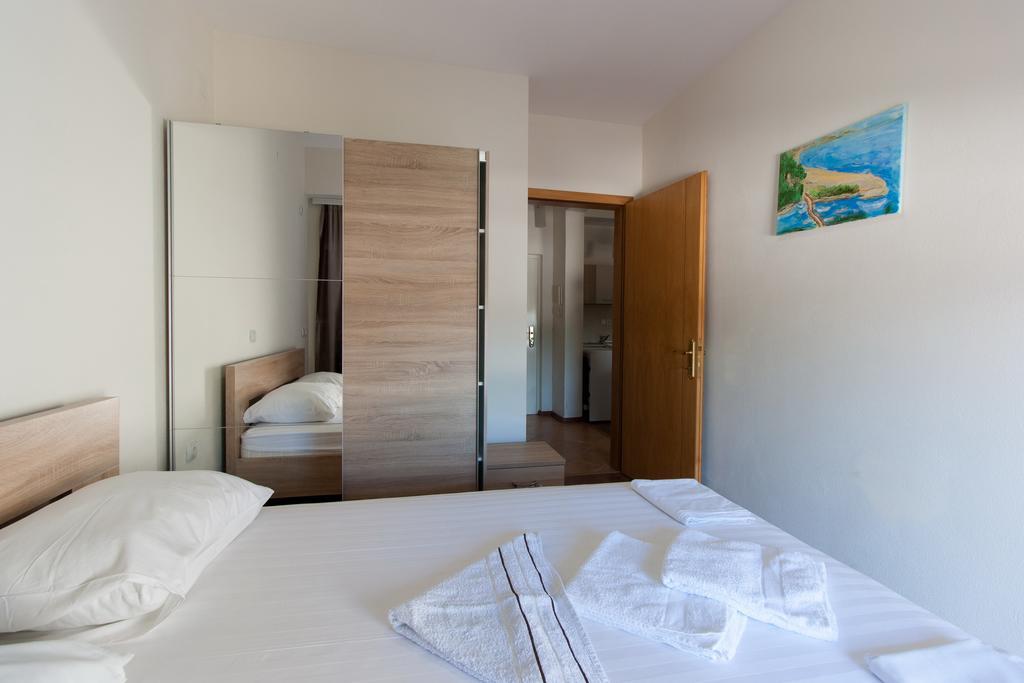 Art I Apartments Ulcinj Bagian luar foto